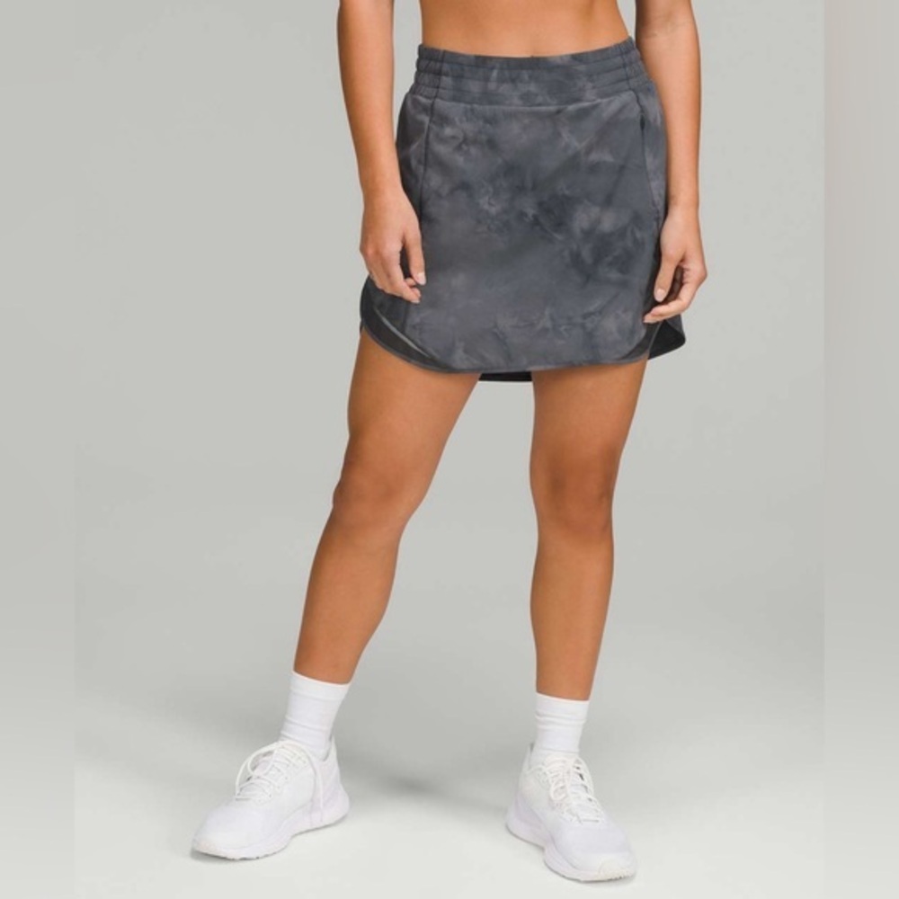 Lululemon Hotty Hot High-Rise Skirt *Long Diamond Dye Grey Size 2 Golf Tennis